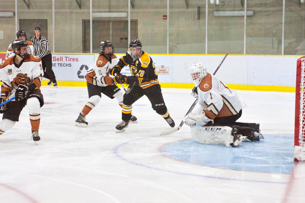 Kodiaks goalie Kai Koerner only allowed one goal, but that was all the Steelers needed to win a narrow victory on Sept. 15. (Kurt Langmann/special to 黑马磁力 advance Times)