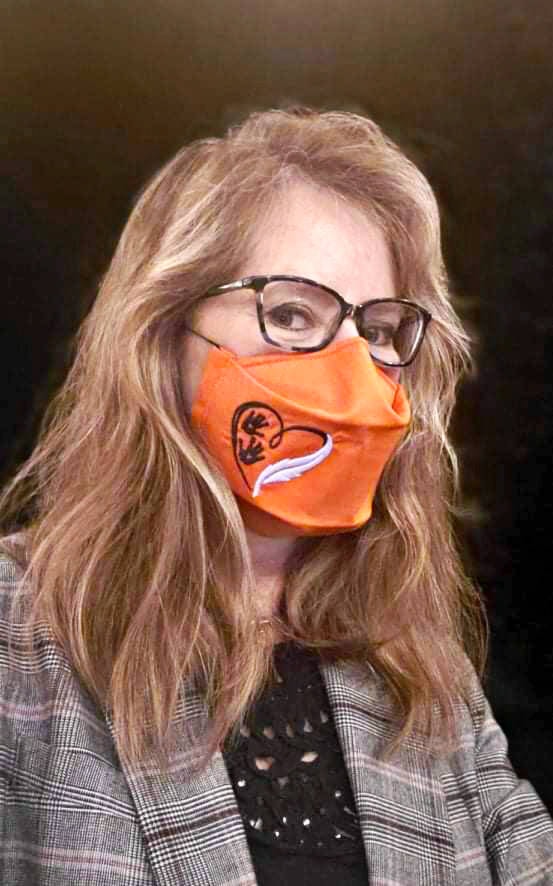 26599898_web1_210923-ALT-MM-OrangeMasks-barbtaylor_1