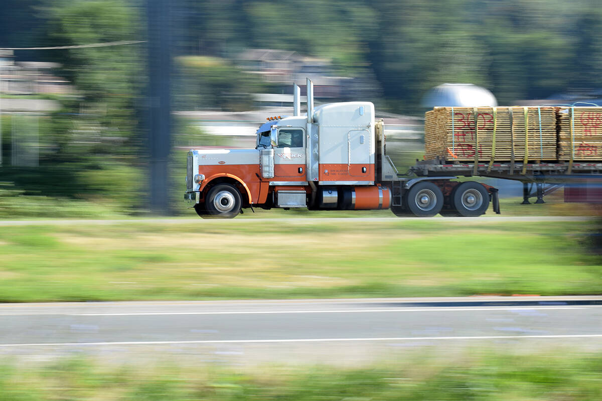 27323172_web1_trucks1