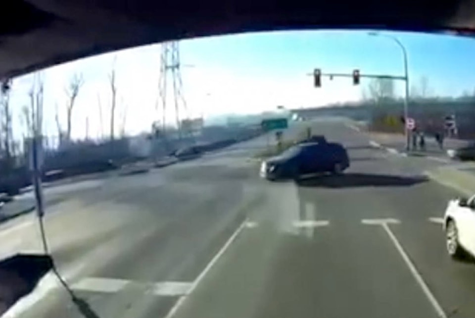 15158816_web1_Dashcam-braid