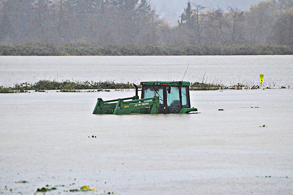 27355323_web1_211127-LAT-DF-flood-advisory-file_1