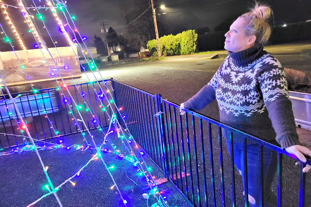 Aldergrove resident Alyssa Nielsen said the tree of lights lifts her spirits. (Dan Ferguson/91原创 Advance Times)