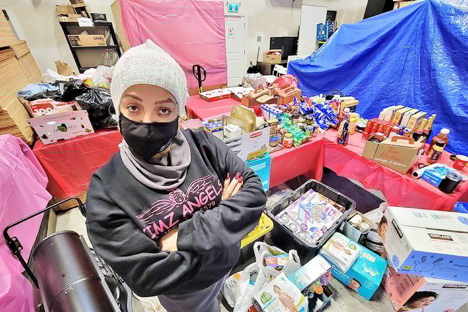 27491698_web1_211212-LAT-DF-Kimz-slow-start-donations_1