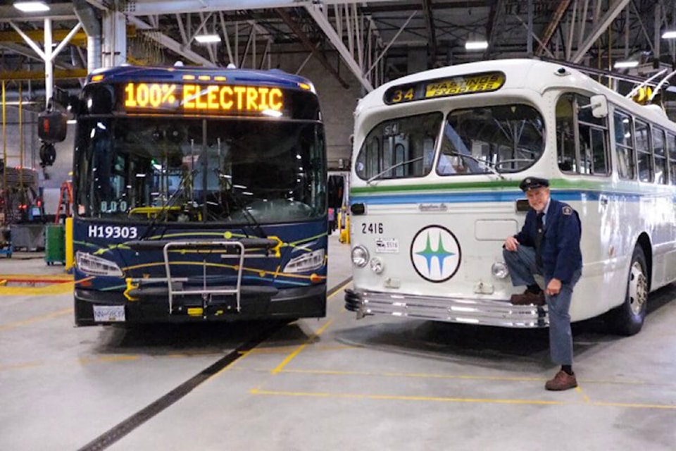 27558671_web1_200228-LAT-ElectricBus