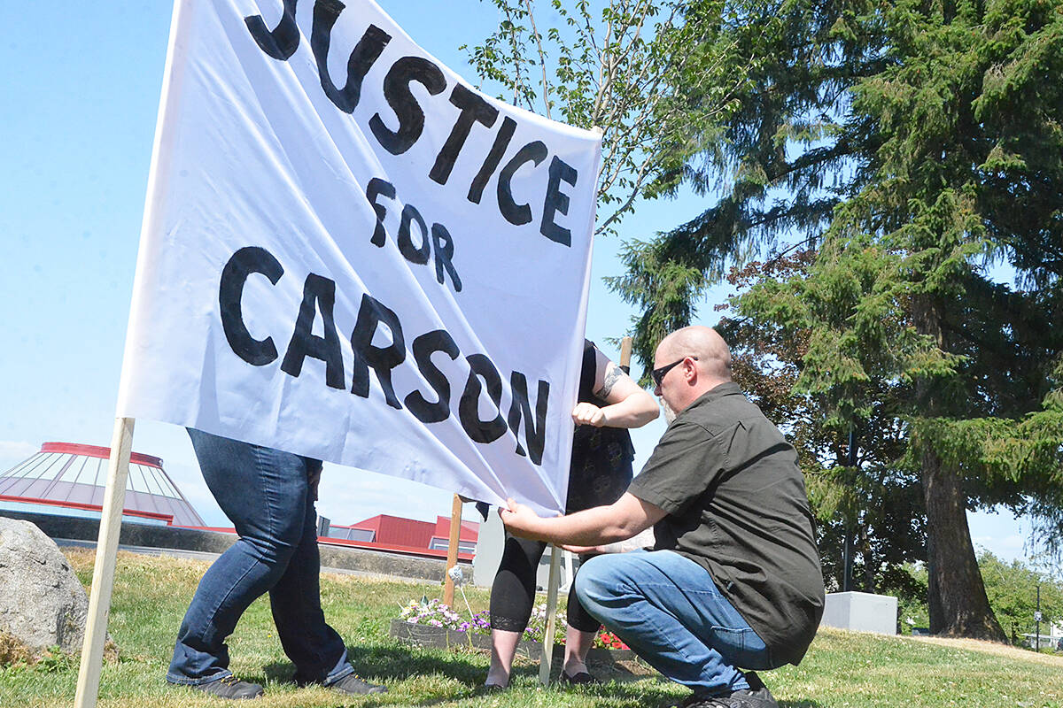 27619665_web1_210702-LAT-JusticeForCarson