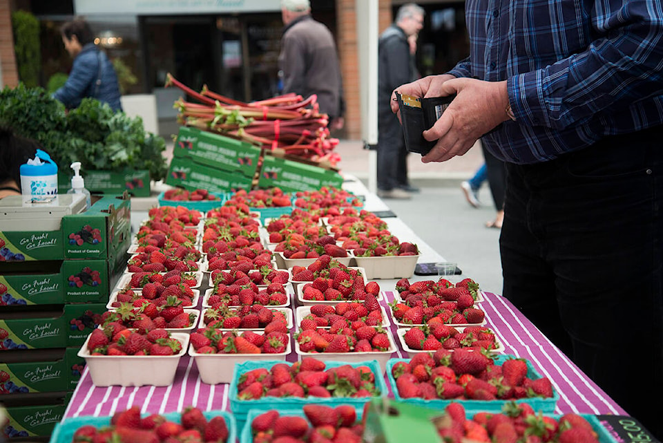 27732629_web1_190606-VNE-Sidney-Street-Market-13