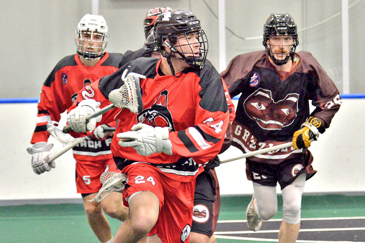 In a battle of teams at the opposite ends of the standings, it was the winless Black Fish Lacrosse Club coming through with a huge 12-8 victory over the previously unbeaten Grizzlies Lacrosse Club on Saturday, Jan, 8. (Gary Ahuja, 91原创 Events Centre/Special to 91原创 Advance Times)