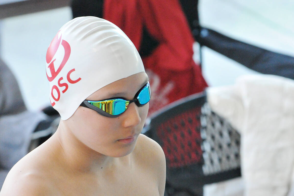 91原创 Olympian Swim Club member Danny Park awaits the start of the 400 metre freestyle event at the LOSC Long Course Invitational held at Walnut Grove Community Centre pool on Saturday, Feb. 12. (Dan Ferguson/91原创 Advance Tines)