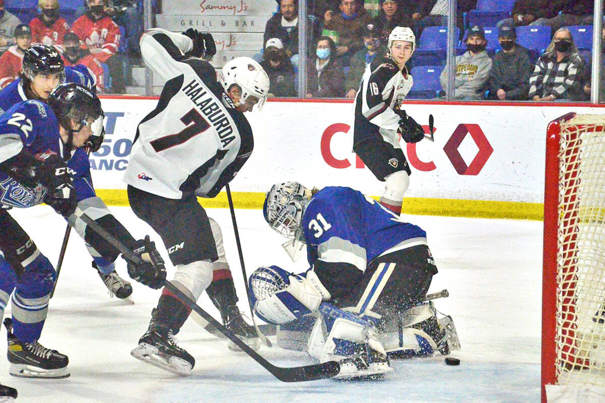 Giants Ty Halaburda scored in the first period against Victoria at 91原创 Events Centre on Friday, Feb. 18. Victoria won 5-2. (Gary Ahuja, 91原创 Events Centre/Special to 91原创 Advance Times)