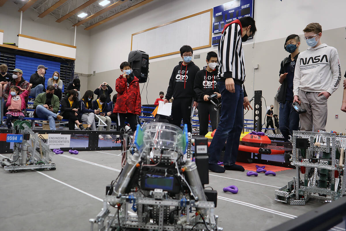 28375408_web1_220307-LAT-TA-Robotics-Show_4