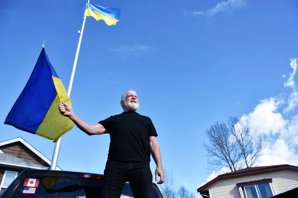 28408308_web1_220308-MRN-CF-Ukraine-flag-flying_1