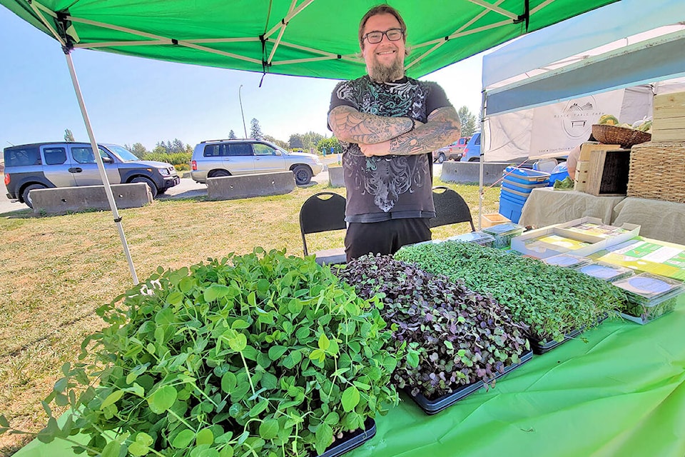 28409650_web1_210719-LAT-DF-Business-up-at-farmers-market_1