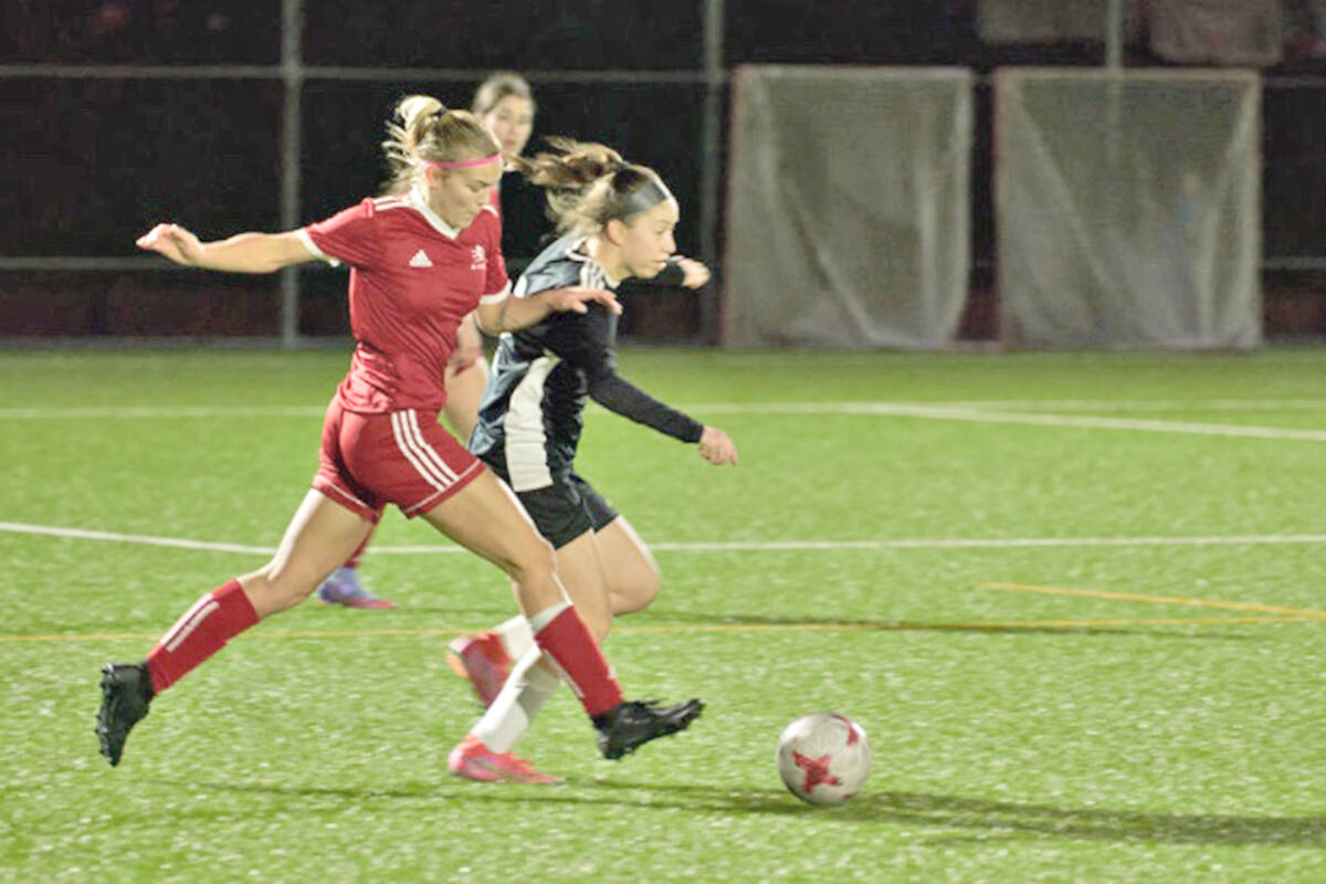 28445915_web1_220312-LAT-DF-LUSA-womens-day-match-JL_4