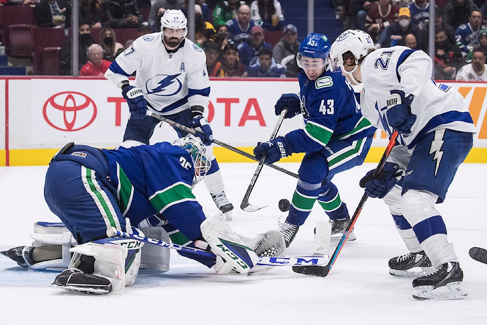 28449707_web1_220313-CPW-Lightning-Canucks-canucks_1