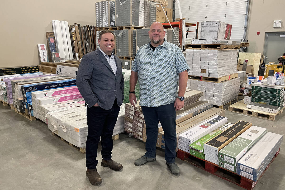 Stephen Tomes, owner of New Trendz Flooring and More in 91原创, with sales and store manager Bill Yardley.