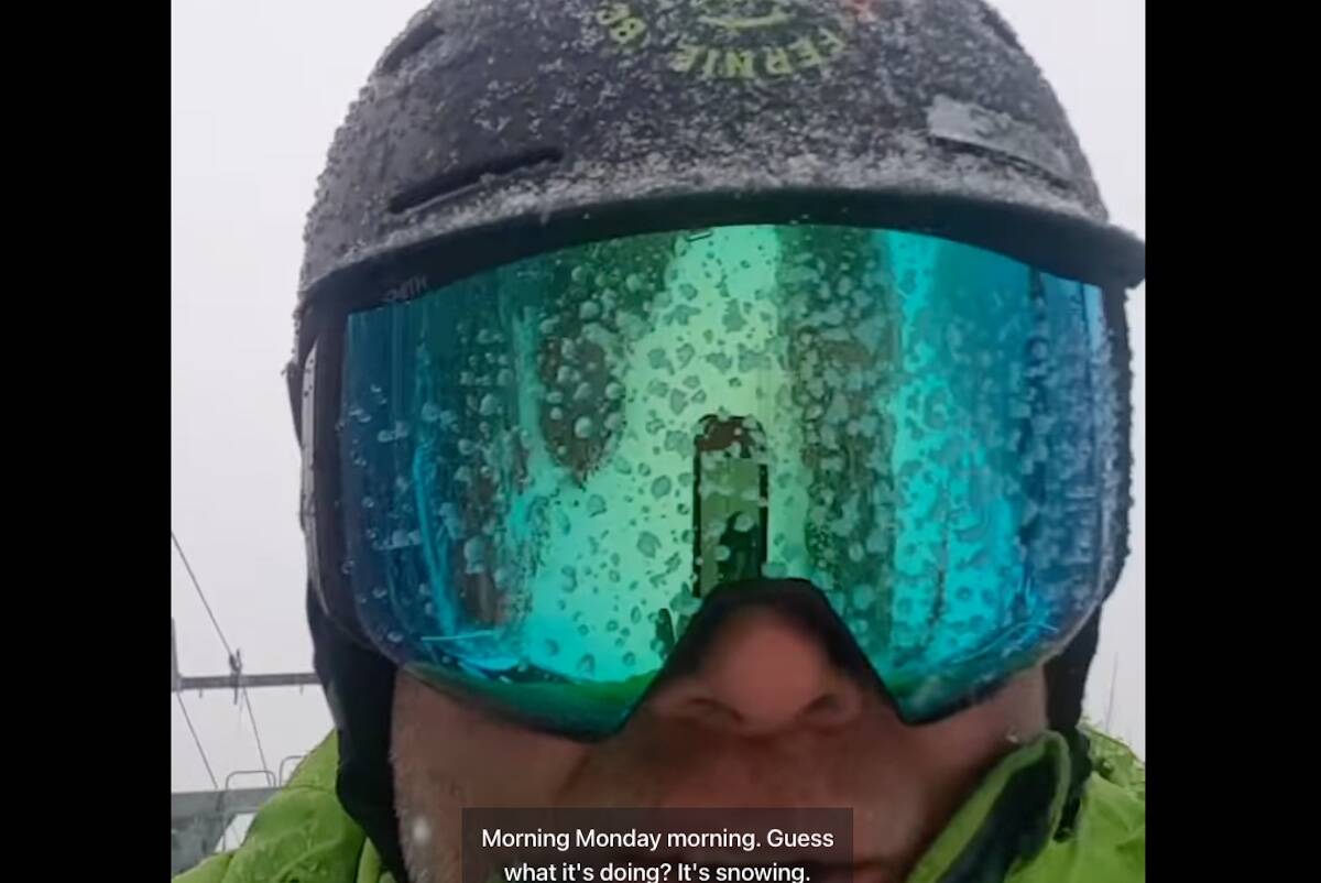 Jay Carter records daily 聭lift updates聮 to record his skiing mission for the 2021-2022 season. (Image courtesy of Jay Carter / The Guide聮s Hut)