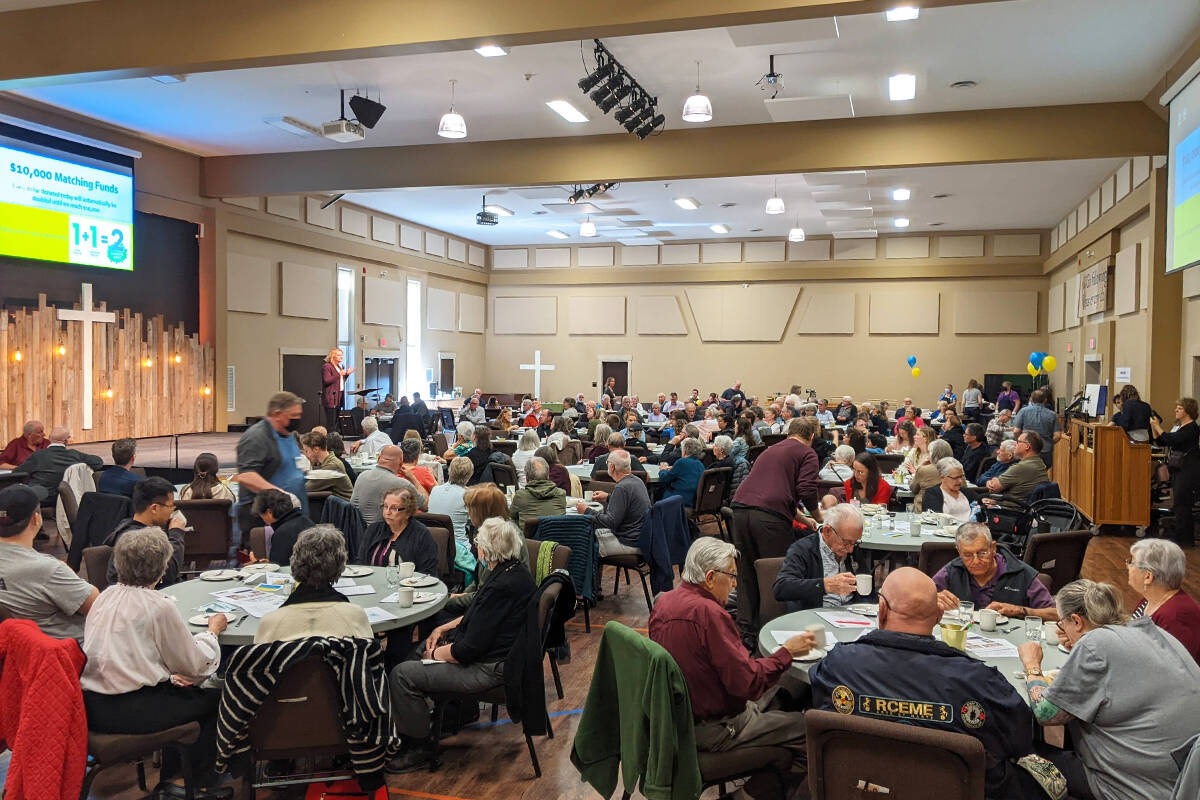 A Sunday meal of homemade soup, buns, and dessert at a 91原创 church raised more than $47,000 for Ukraine relief. More than 300 took part in the lunch Sunday, April 10, at the South 91原创 Church. (Cam Penner/Special to 91原创 Advance Times)