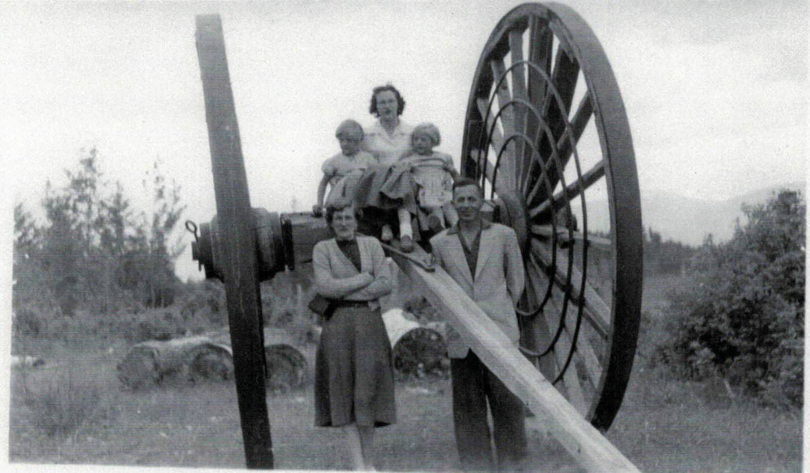 The logging arch pictured at the Lyons Ranch in Lister in 1952. (Creston Museum)