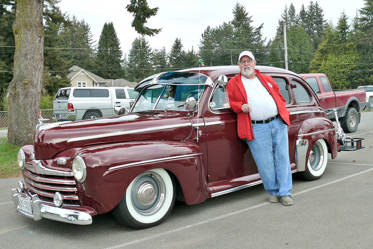 Joe Morris brought his 1946 Ford with a 300 horsepower Corvette engine to the 33rd D.W. Poppy car show on Sunday, May 1. (Dan Ferguson/91原创 Advance Times)