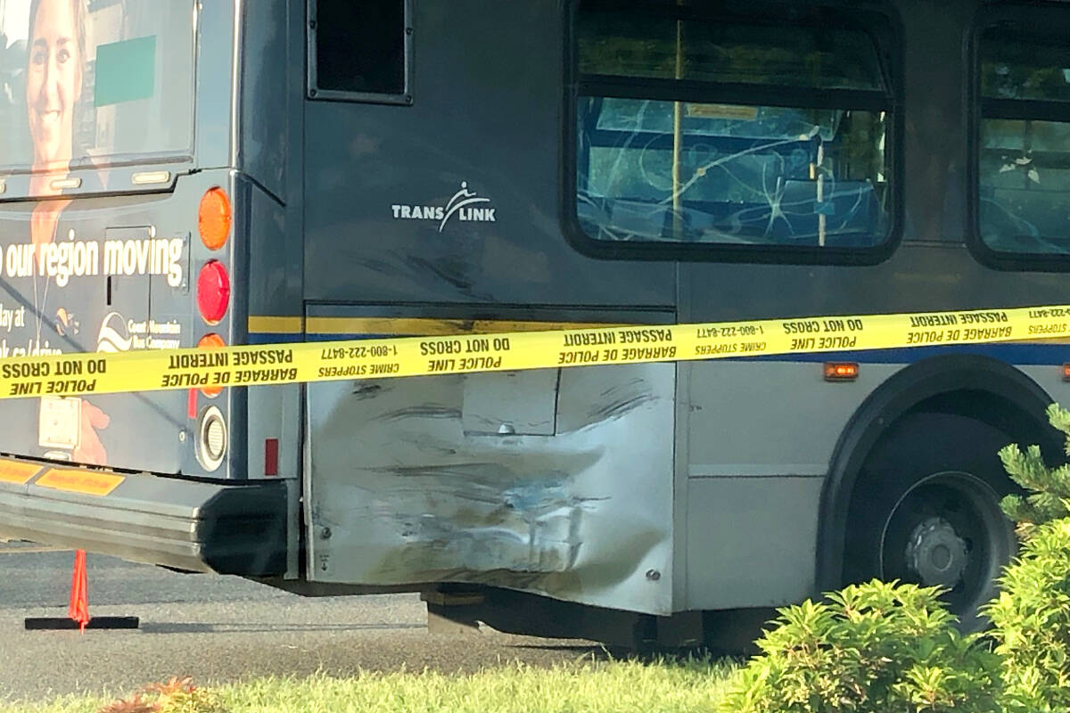 29397868_web1_220608-LAT-RH-FatalCrash-bus_1