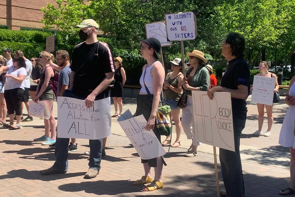 29637596_web1_220630-KCN-roe-wade-protests-_1