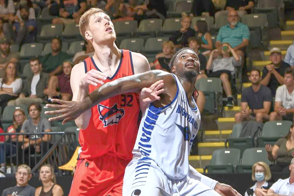 29725314_web1_220710-LAT-DF-Bandits-sign-Gilbeck-CEBL_1