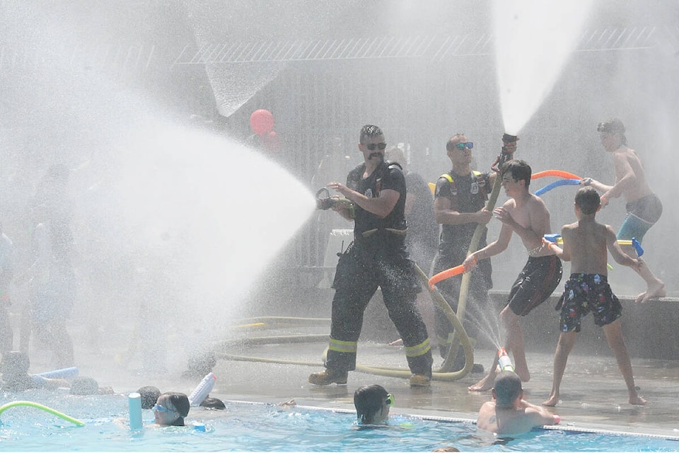 On Saturday, July 23, close to 275 took part in the first 91ԭ City Legendary Water Fight at Al Anderson pool since the pandemic. (Dan Ferguson/91ԭ Advance Times)
