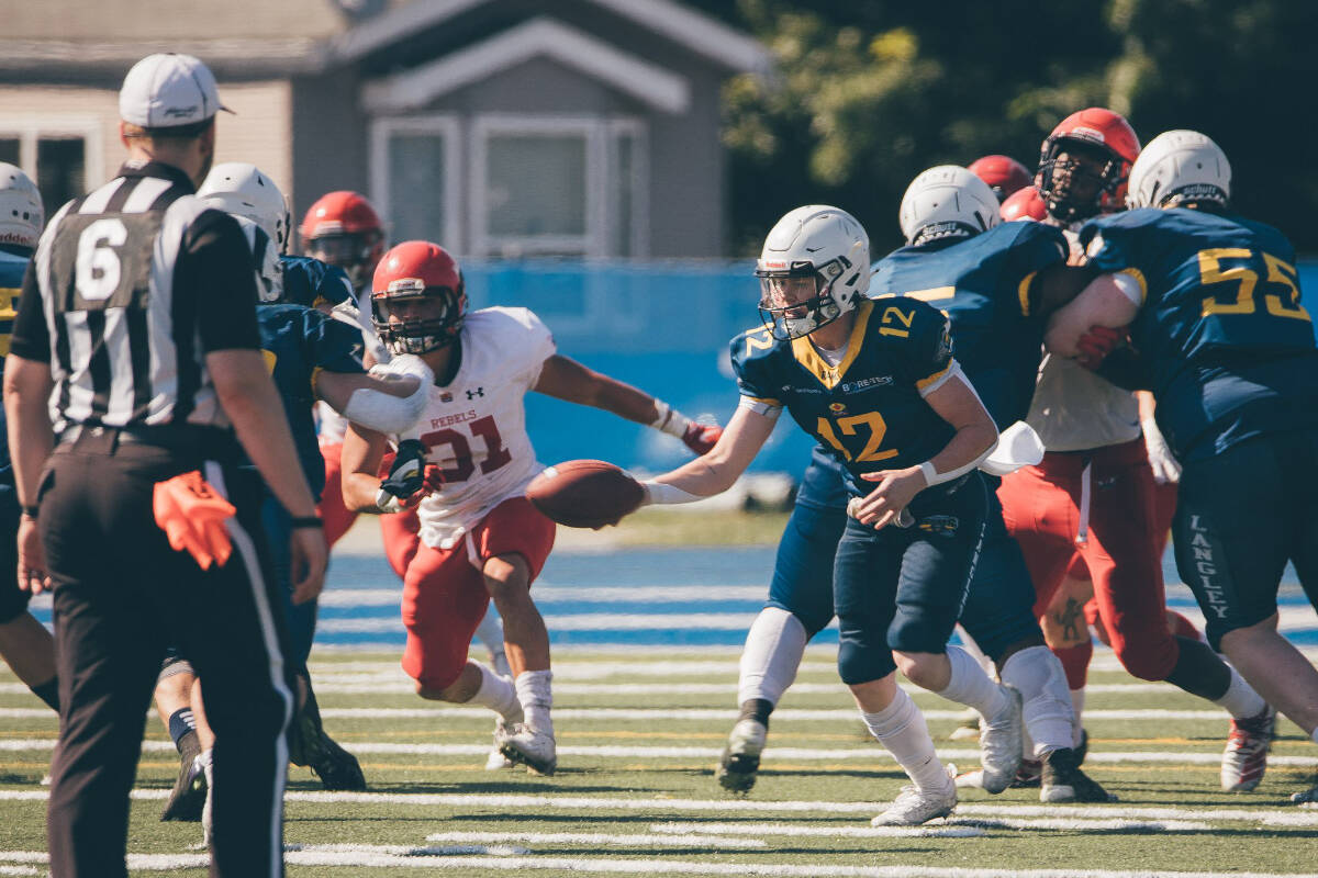 91原创 Rams quarterback Jakob Davies in action during the Saturday, July 23 home field game against Westshore Rebels at McLeod stadium. (Rams Facebook)