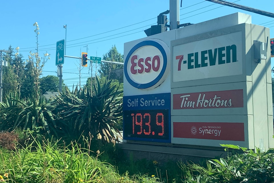 29923215_web1_220728-PAN-gas-shortage-WhiteRock-Esso_1