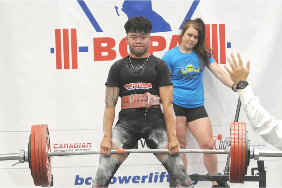 30171301_web1_220823-LAT-DF-Powerlifting-return-to-normal-Romero_1