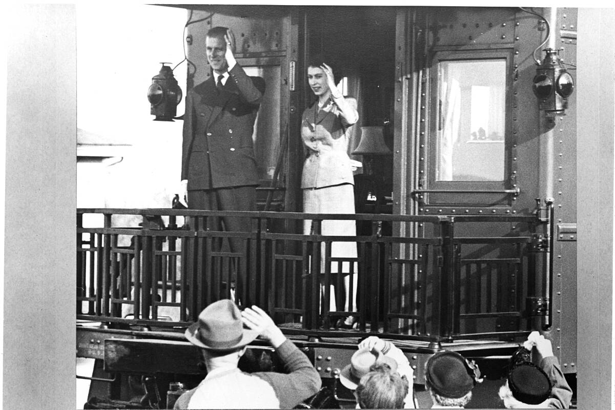 30329330_web1_copy_220908-LAT-Queen1951