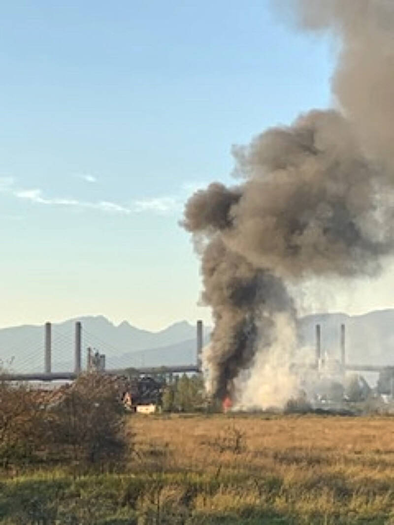 25 fire fighters battled a structure fire at 20100 102B Avenue in 91原创聮s Walnut Grove on Saturday afternoon, Oct. 1. (91原创 Township Fire Department/Special to 91原创 Advance Times)