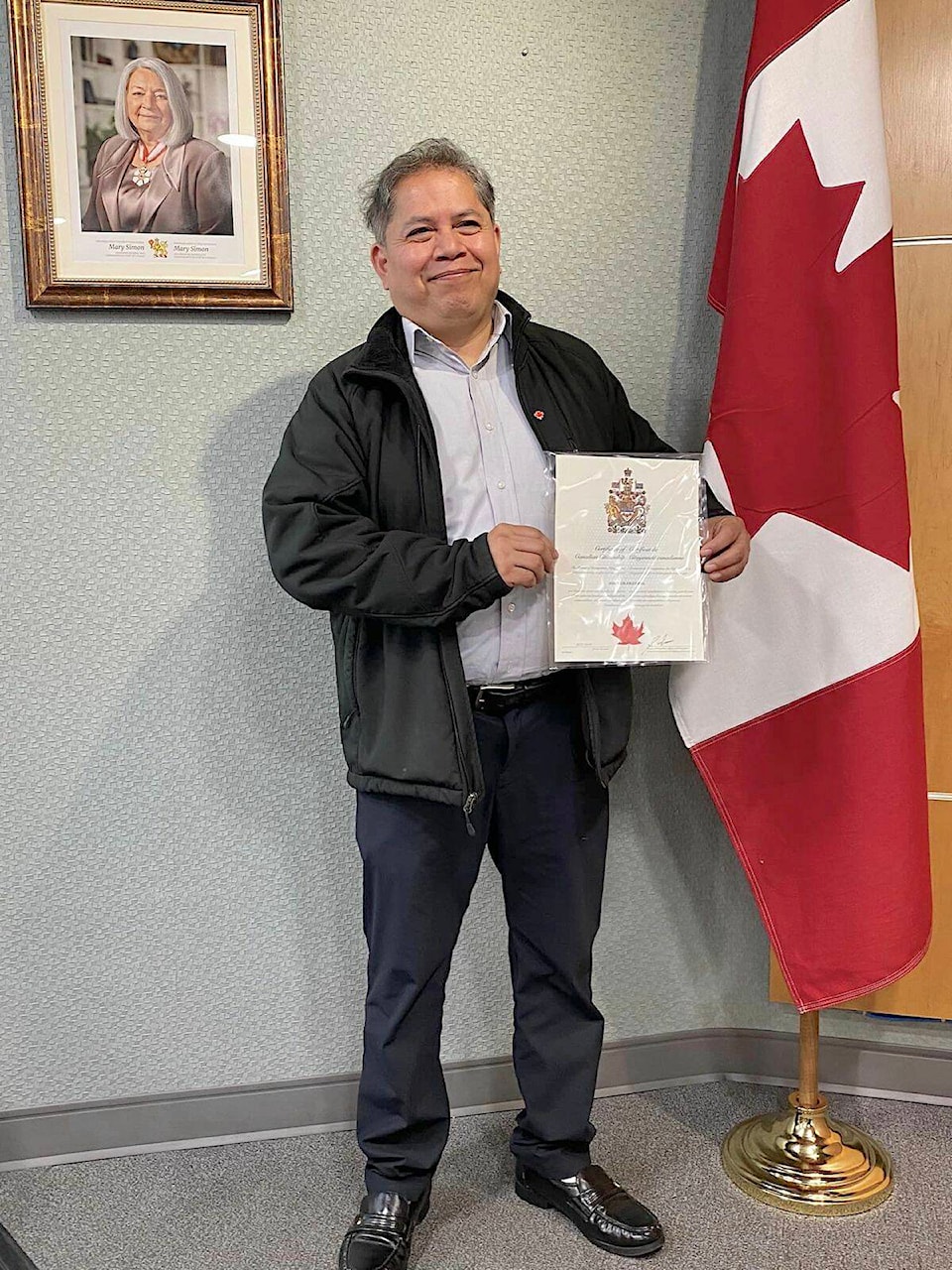 30805052_web1_221024-LAT-DF-Jose-Figueroa-is-Canadian-certificate_1