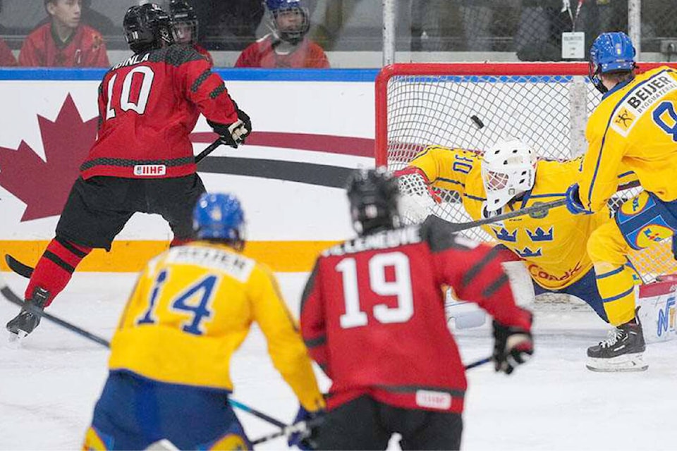 30997728_web1_221112-LAT-DF-Canada-makes-finals-U17_1