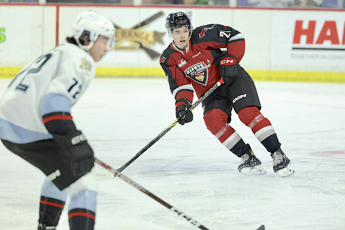 Giants defenceman Dylan Anderson challenged a Portland player as the 91Ô´´-based team bounced back in a big way Sunday afternoon, Nov. 27, taking down the first-place Portland Winterhawks 3-1 at LEC. (Rob Wilton/Special to 91Ô´´ Advance Times)