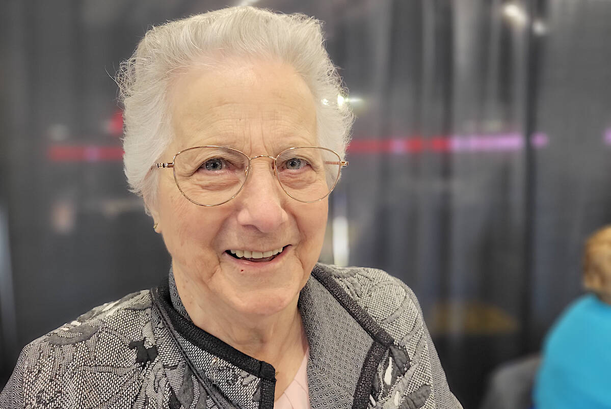Lorraine Armstrong, 85, from Fort 91原创, recalls a Christmas made memorable by a mere $20. (Dan Ferguson/91原创 Advance Times)