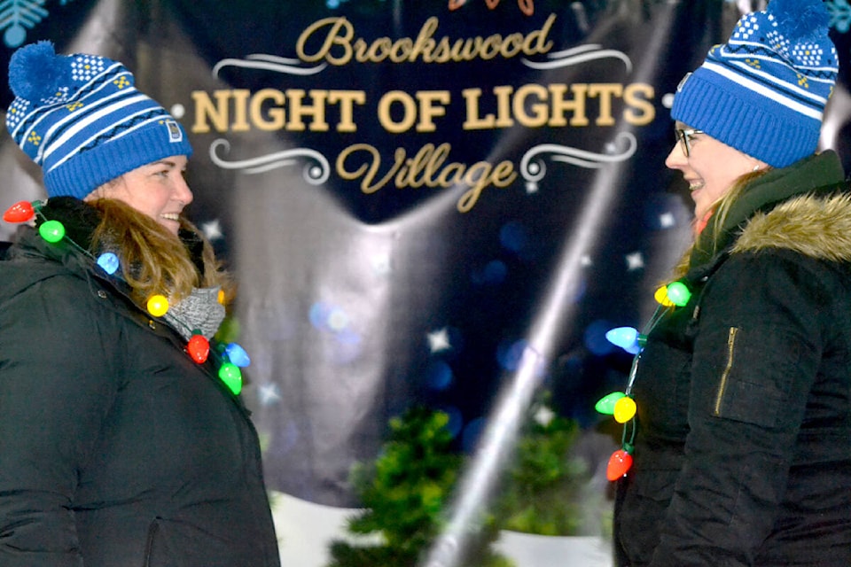 31202367_web1_221203-LAT-TA-BrookswoodNightsOfLights_15