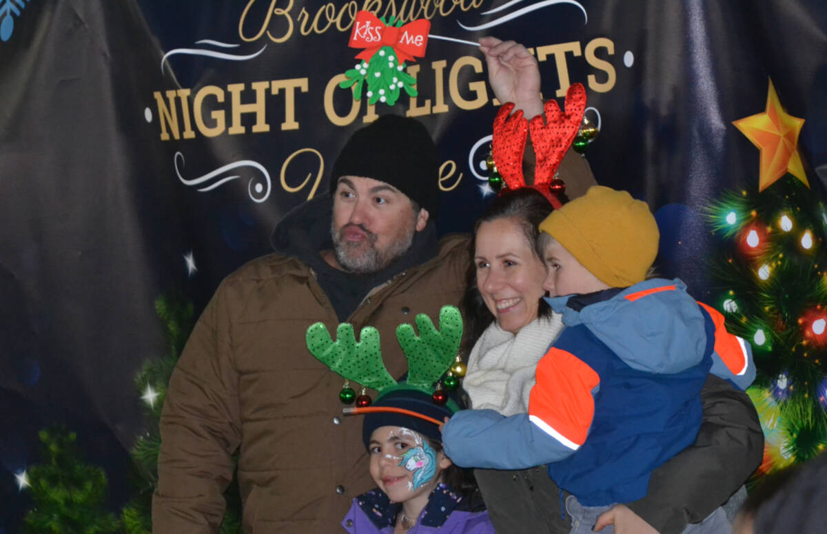 31202367_web1_221203-LAT-TA-BrookswoodNightsOfLights_8