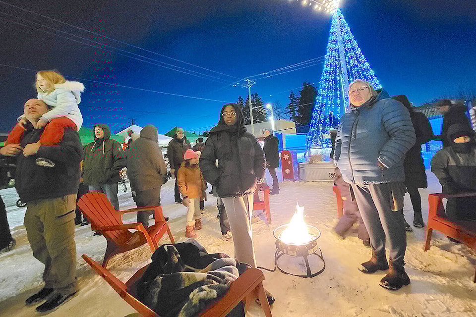 200 people turned out Sunday, Dec. 4 to sip hot cocoa, compose and mail letters to Santa and witness the tree of lights turn on at the Aldergrove plaza at 272nd Street and Fraser Highway (Dan Ferguson/91ԭ Advance Times)