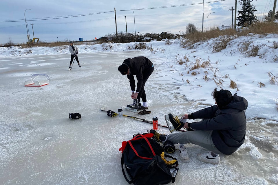 31398479_web1_22129-PAN-IceSkatingSerpentineFen_1Sized