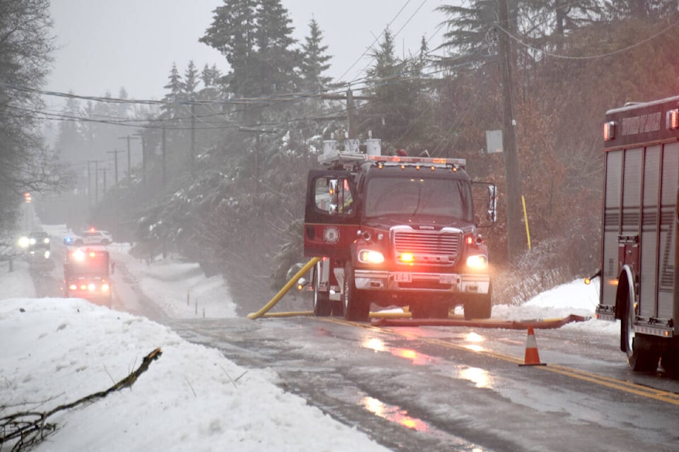 31411120_web1_221224-LAT-RH-BarnFire-Curtis_2
