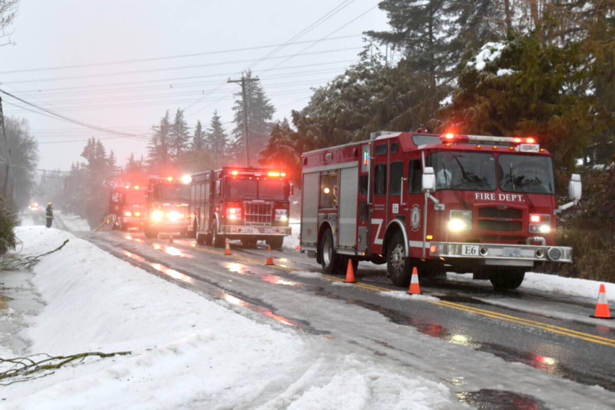 31411120_web1_221224-LAT-RH-BarnFire-Curtis_4