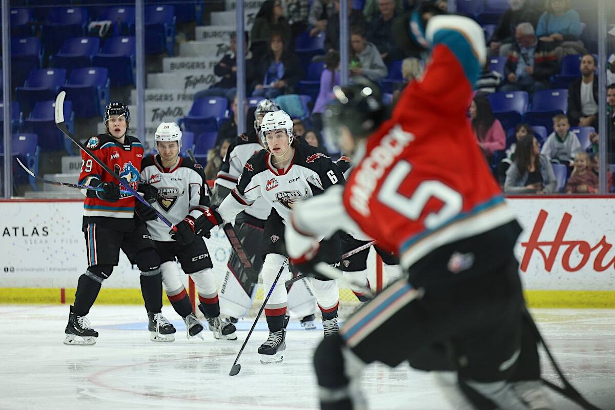 Julian Cull and Colton Roberts in action against the Rockets at the 91原创 Events Centre on Friday, Jan. 20. Giants suffered their fourth loss in a row. (Rob Wilton/Special to 91原创 Advance Times)