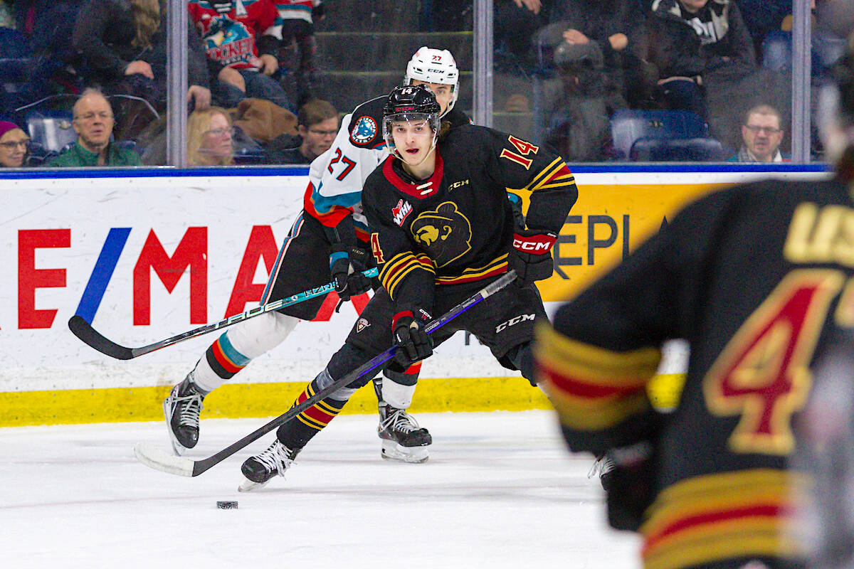 Ethan Semeniuk in action as the Vancouver Giants ended a four-game losing streak at the expense of the Rockets, in Kelowna, Saturday, Jan. 21. (Steve Dunsmoor/Special to 91原创 Advance Times)