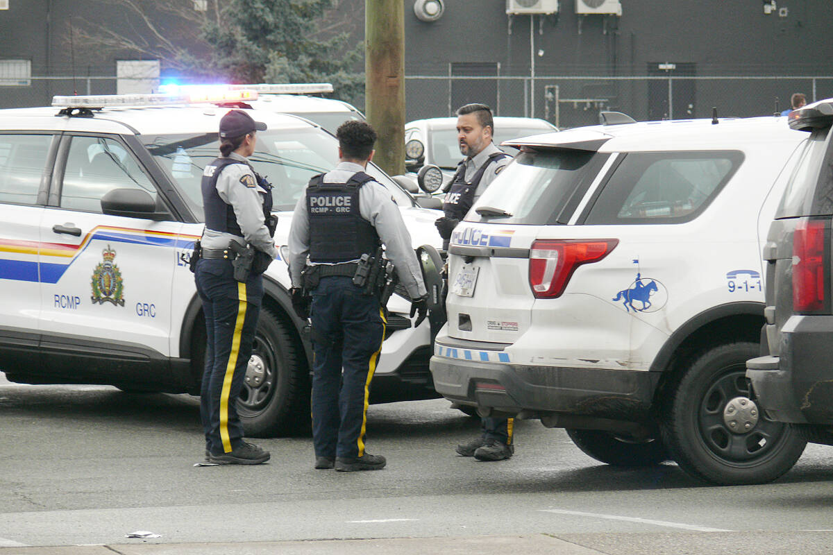 One man was arrested after reports of an individual with a machete punching vehicles in 91原创 City. At least five police vehicles and eight officers responded to the area near 203rd Street and 56th Ave. (Dan Ferguson/91原创 Advance Times)