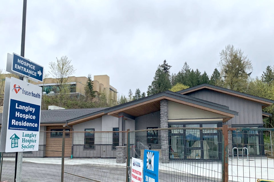 31765777_web1_220422-LAT-RH-HospiceUpdateSENIORS-Shannon_2