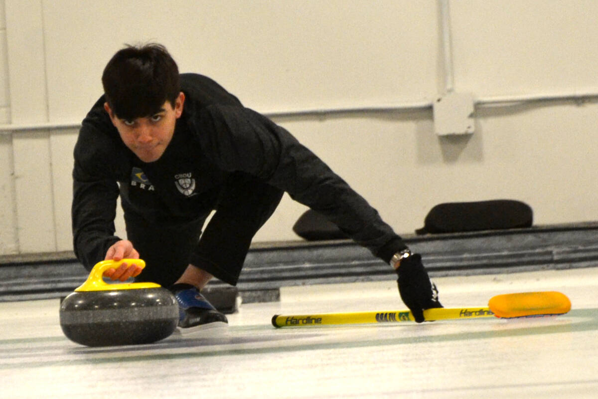 31923374_web1_230221-LAT-TA-JuniorCurlingComp_2