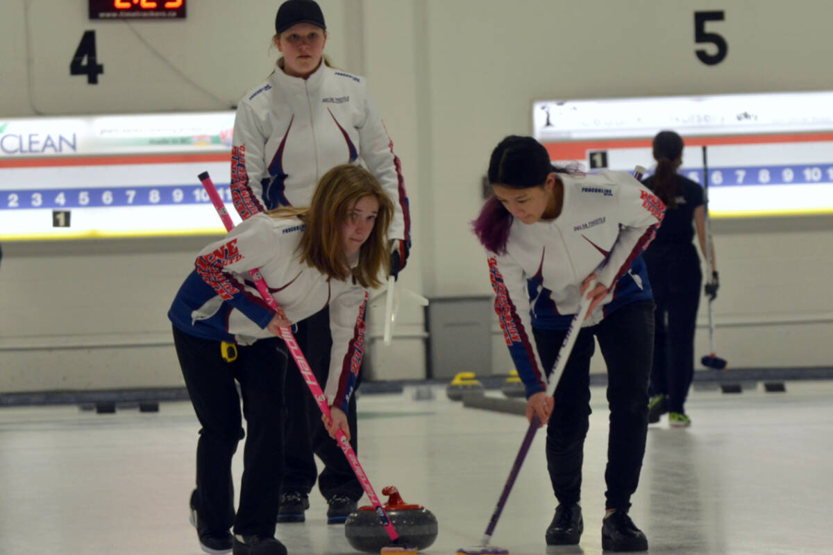 31923374_web1_230221-LAT-TA-JuniorCurlingComp_4