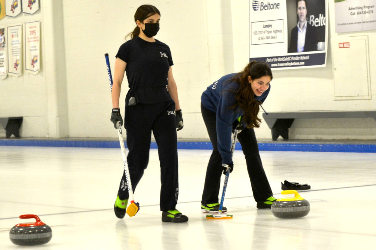 31923374_web1_230221-LAT-TA-JuniorCurlingComp_7