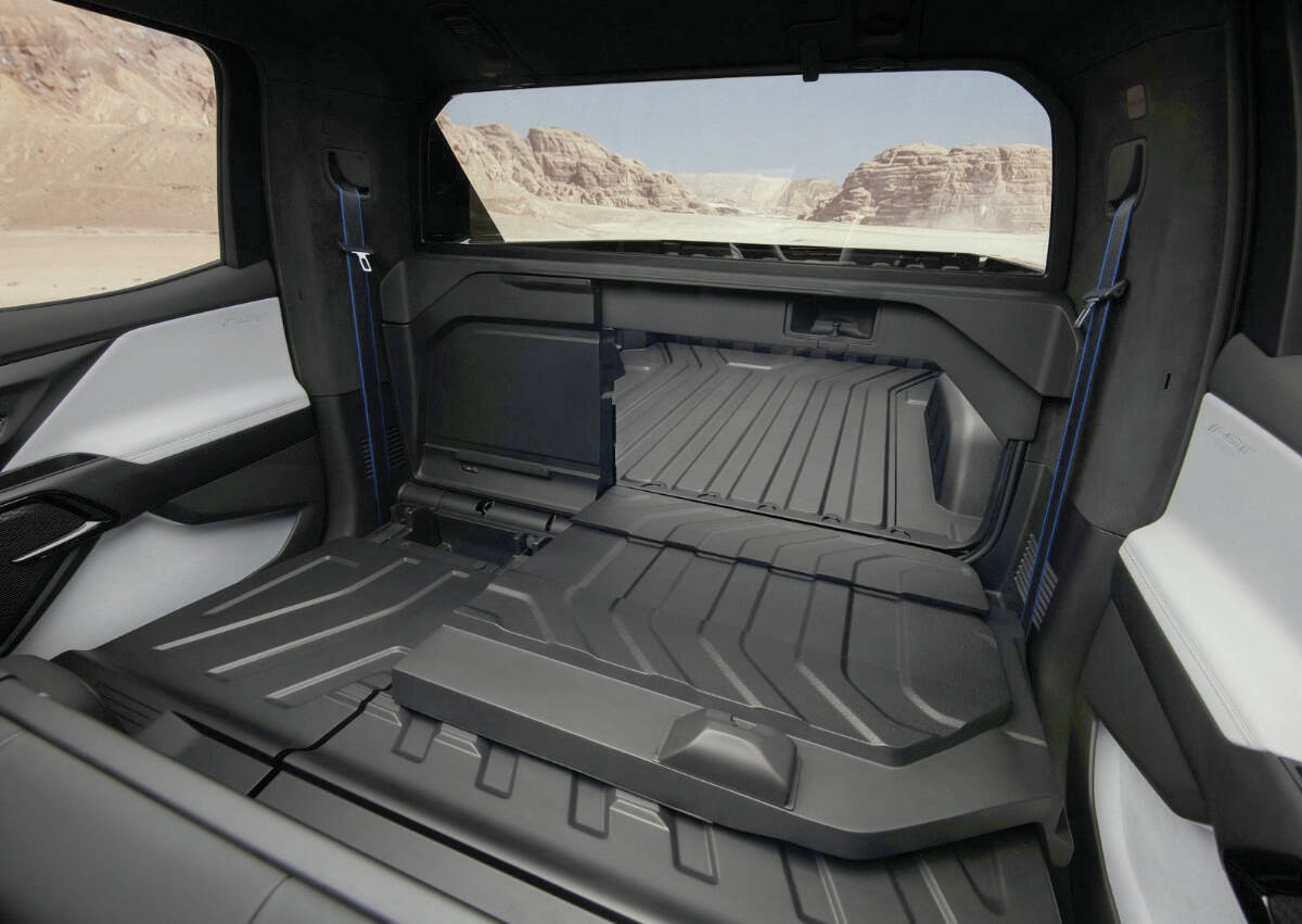 The optional Midgate consists of a split-folding wall below the rear window. With it fully lowered — or with half of it folded flat when room for a single rear passenger is needed — you can transport cargo that’s slightly longer than nine feet (2.7 metres). PHOTO: CHEVROLET